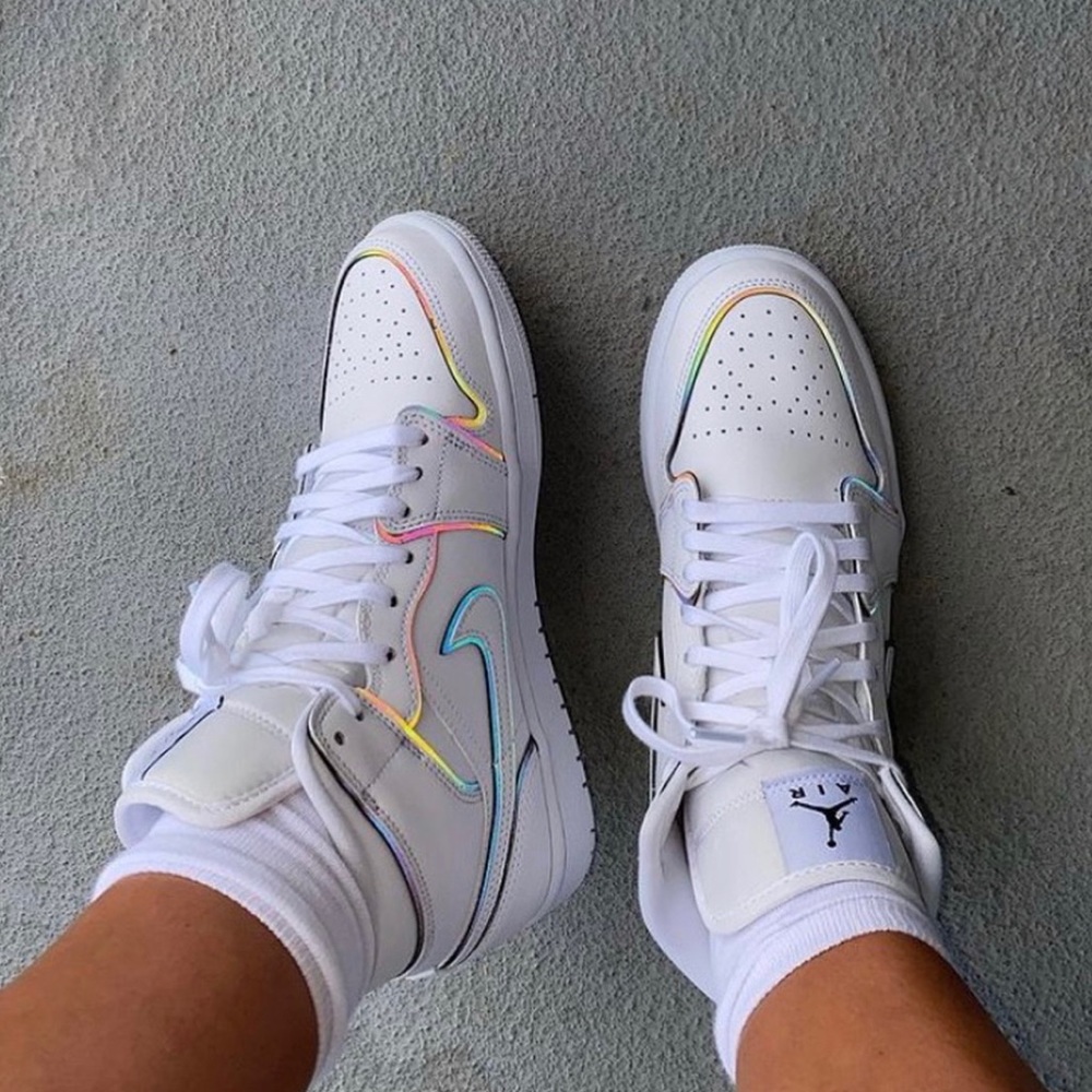 Jordan 1 Mid Iridescent Reflective White